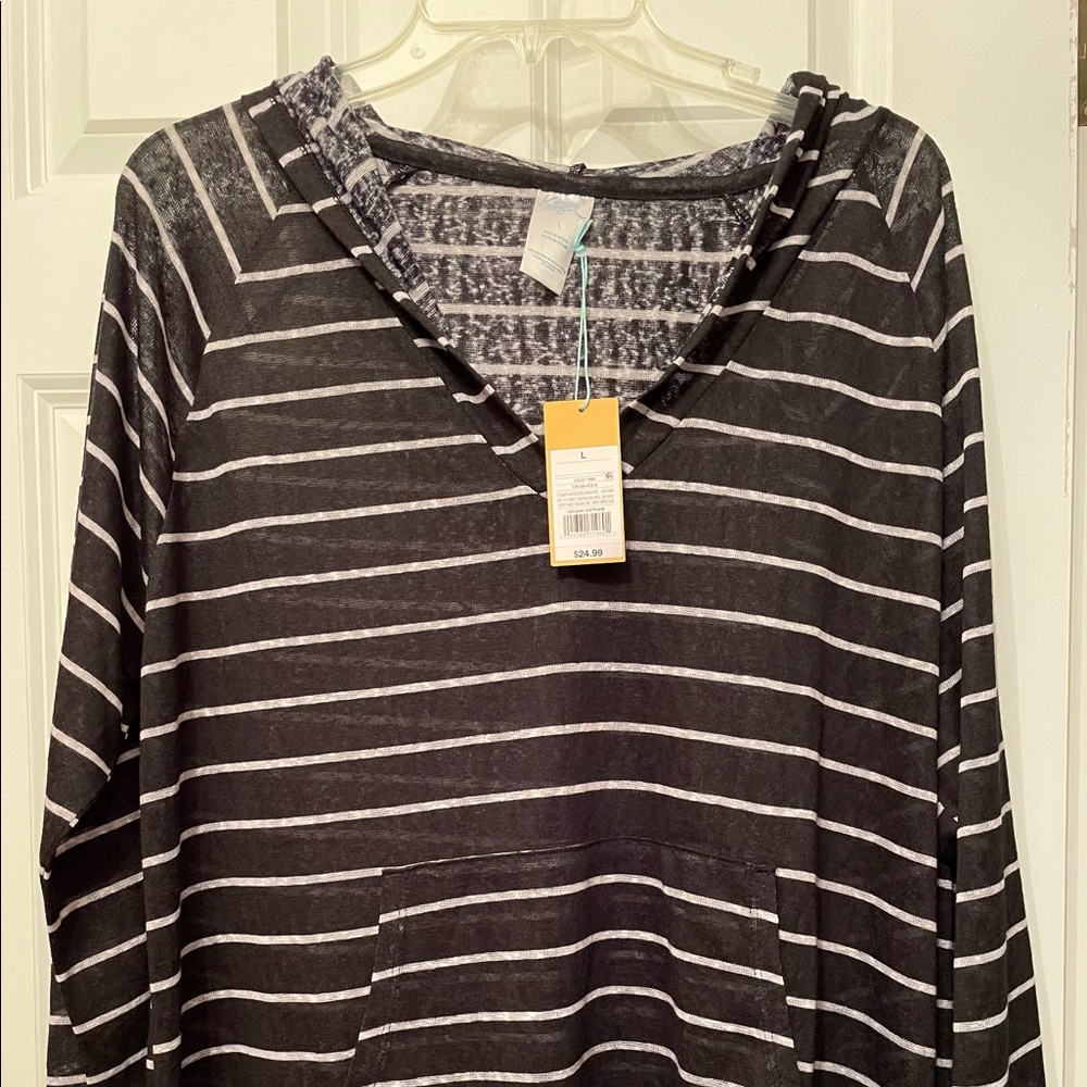 Women’s beach cover up with hood and front pocket